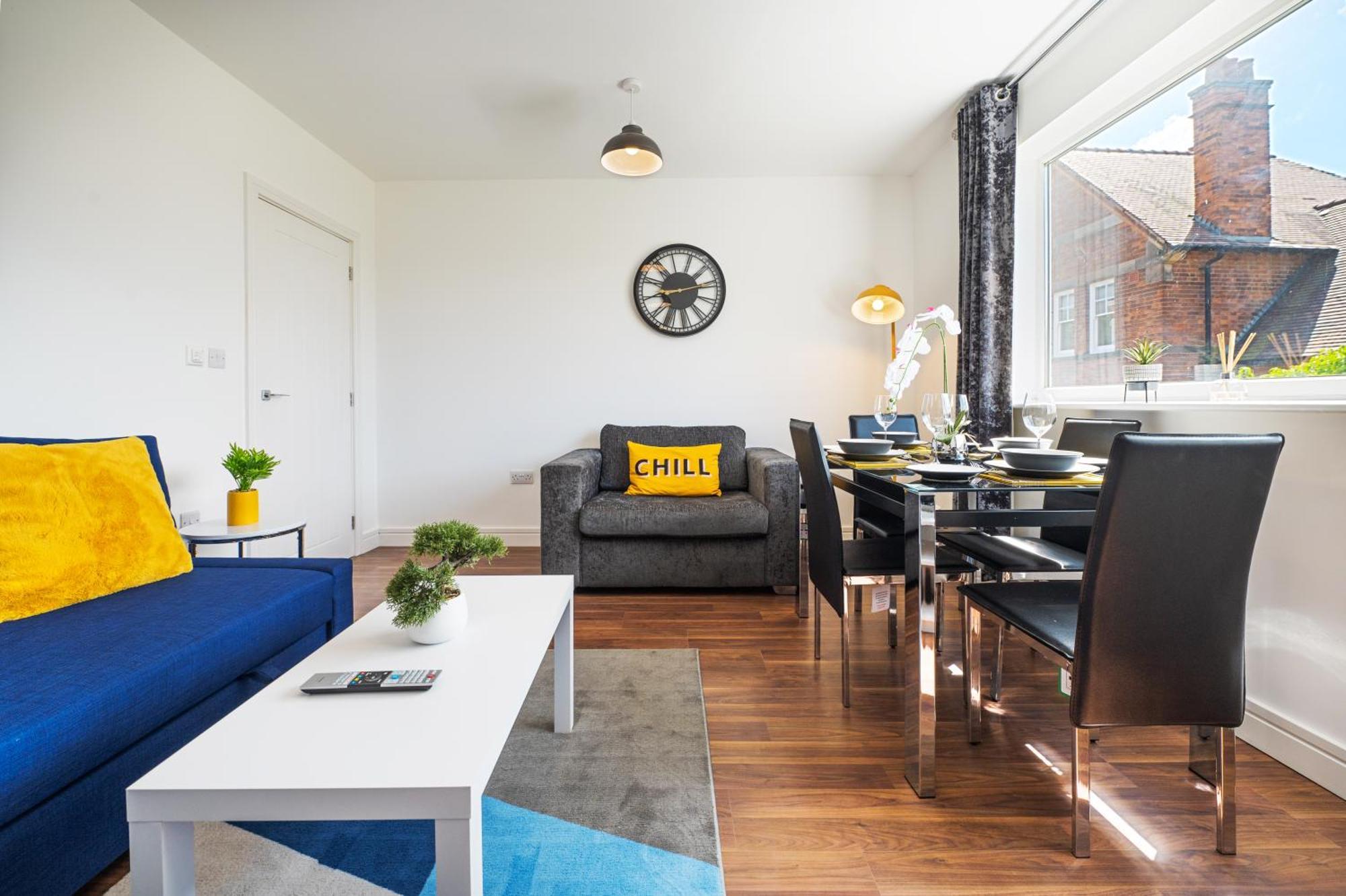 Jesswood Properties: Spacious 2-Bedroom Apartment with Parking Hinckley Exterior photo